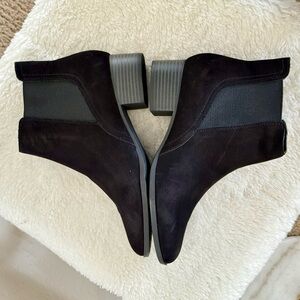 ALEX MARIE Black ankle Suede Leather Booties – Size 8